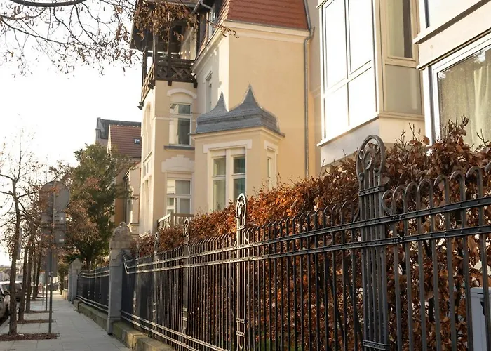 Rest - Elizy Orzeszkowej 10 - Hala Garazowa - Self Check-in 24h Poznań