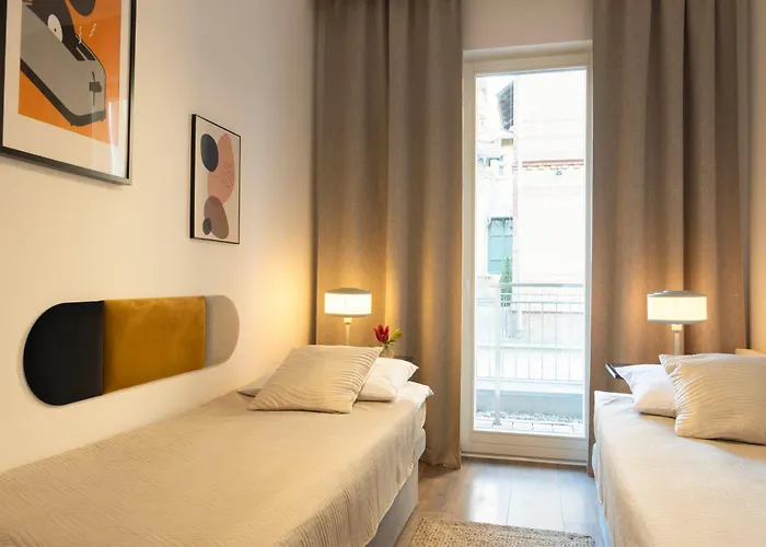 Apartman Rest - Elizy Orzeszkowej 10 - Hala Garazowa - Self Check-in 24h Poznań